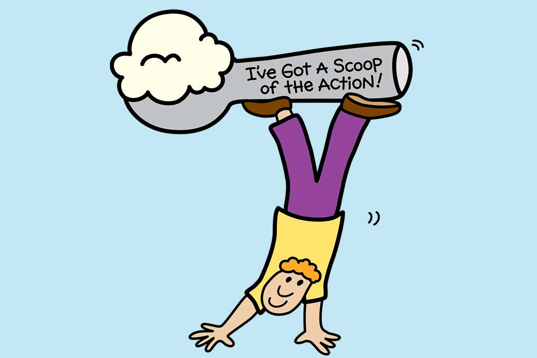 Ein Mann macht Handstand und hält ein Eis mit seinen Beinen fest